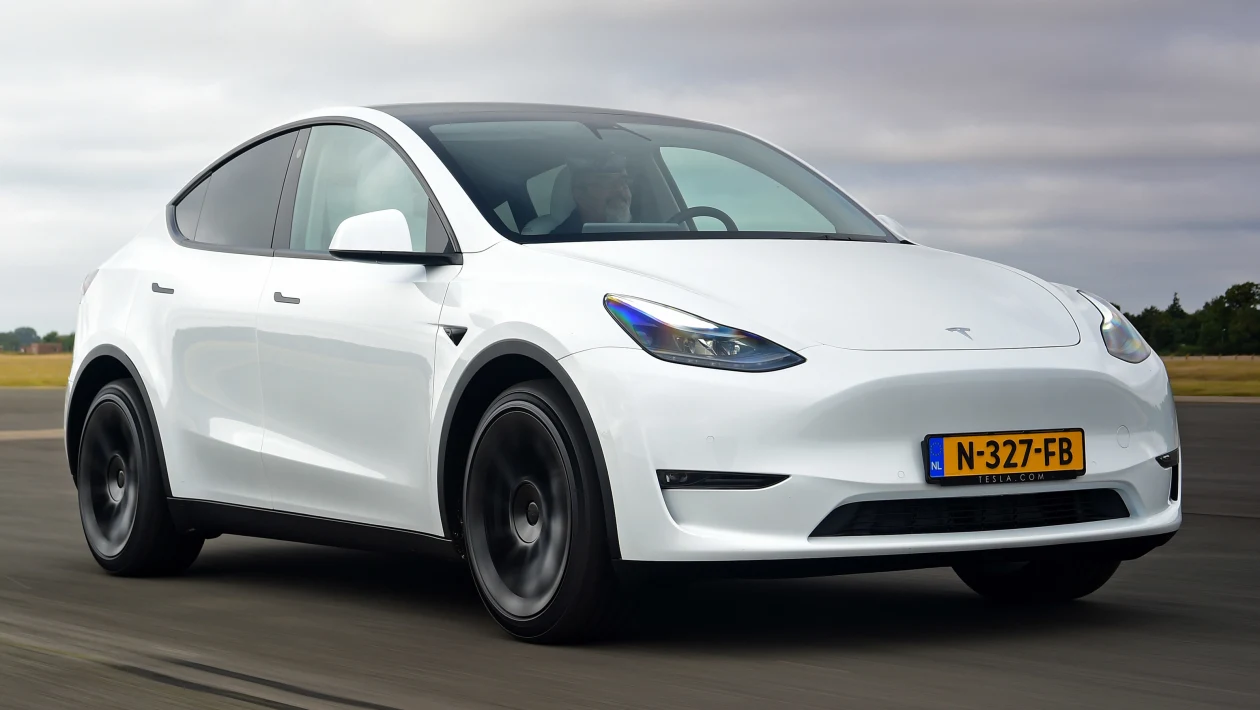 Tesla Model Y 2022 Pareri Mercedes-Benz