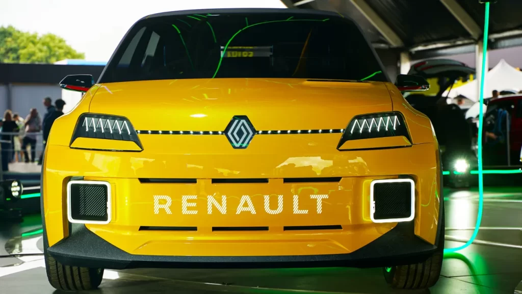 Renault 5: specificații, detalii complete și data lansării în 2024 Stiri