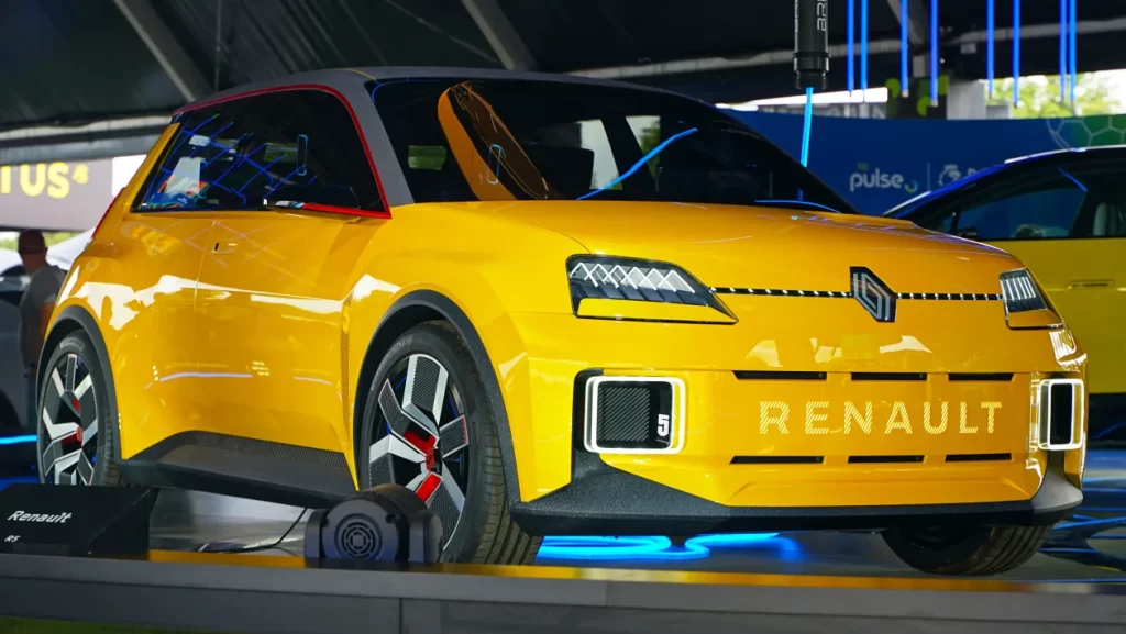 Renault 5: specificații, detalii complete și data lansării în 2024 Stiri