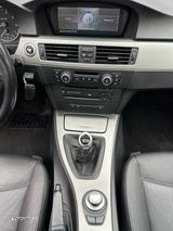 BMW Seria 3 Sedan (E90) 318i