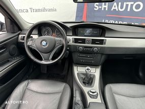 BMW Seria 3 Sedan (E90) 318i